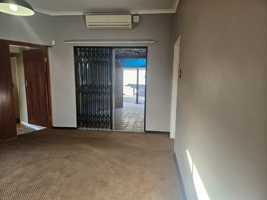To Let 1 Bedroom Property for Rent in Monument Heights Northern Cape